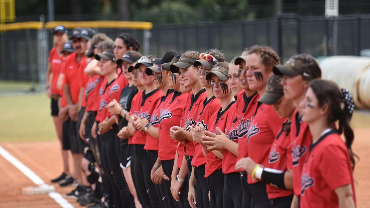 Pistole Collects 2021 NAIA Softball Coach of the Year